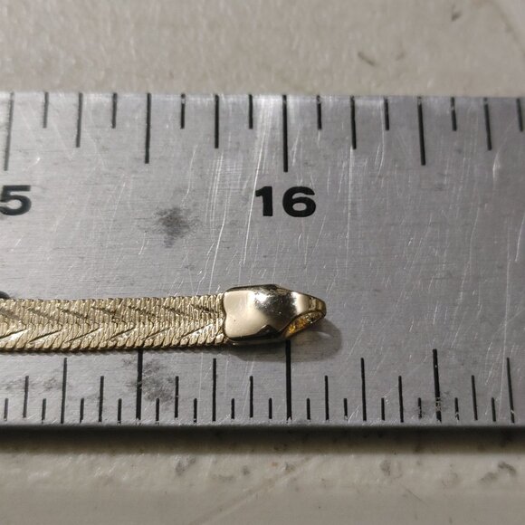 Vintage Gold Tone Diamond Cut Herringbone Necklace Lobster Clasp 16 inches - Picture 6 of 10